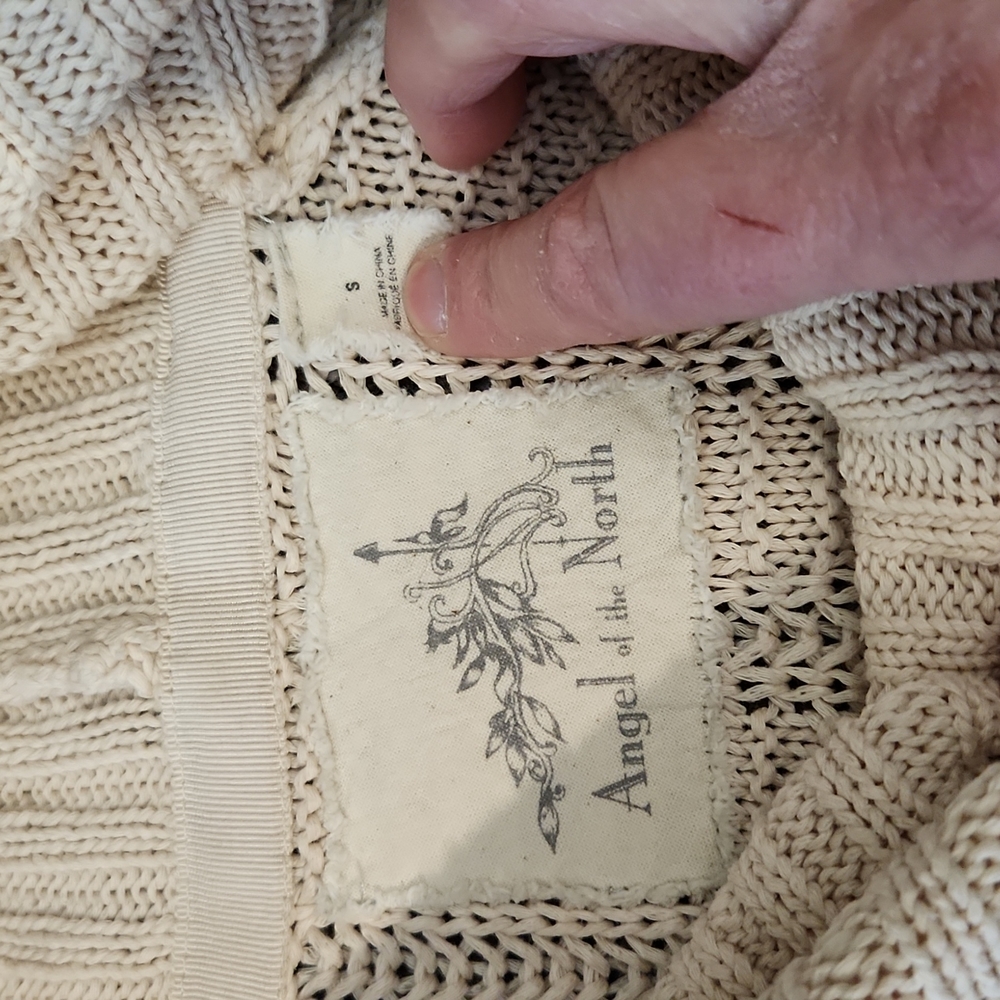 Angel of the North Sweater Size Small - Picture 12 of 14